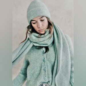 NWT Sézane Marianne Scarf in Verte / Water Green